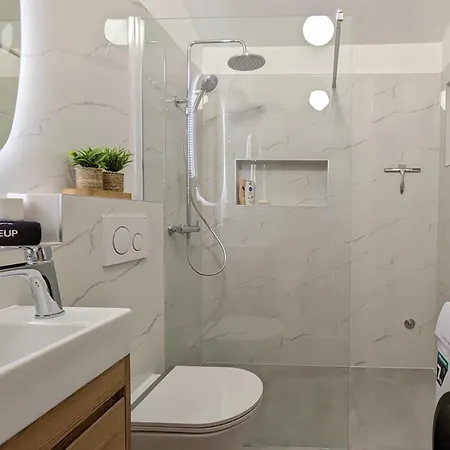 Poolside Apartment *