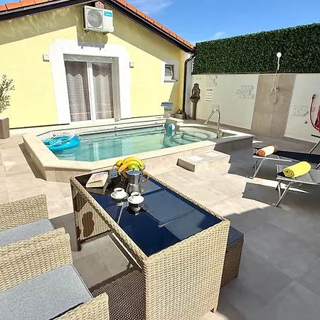Poolside * Fažana